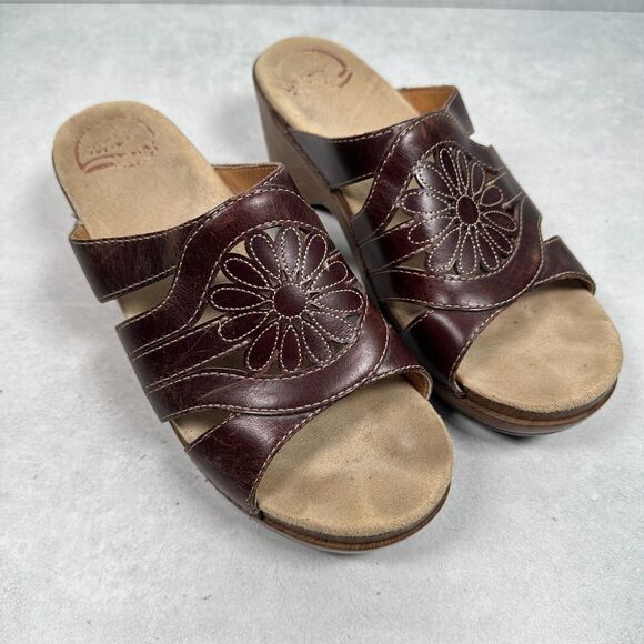 Dansko Sandal Womens 40 Brown Leather Floral Cut Out Slide On Suzy US 9.5-10 - Picture 1 of 10